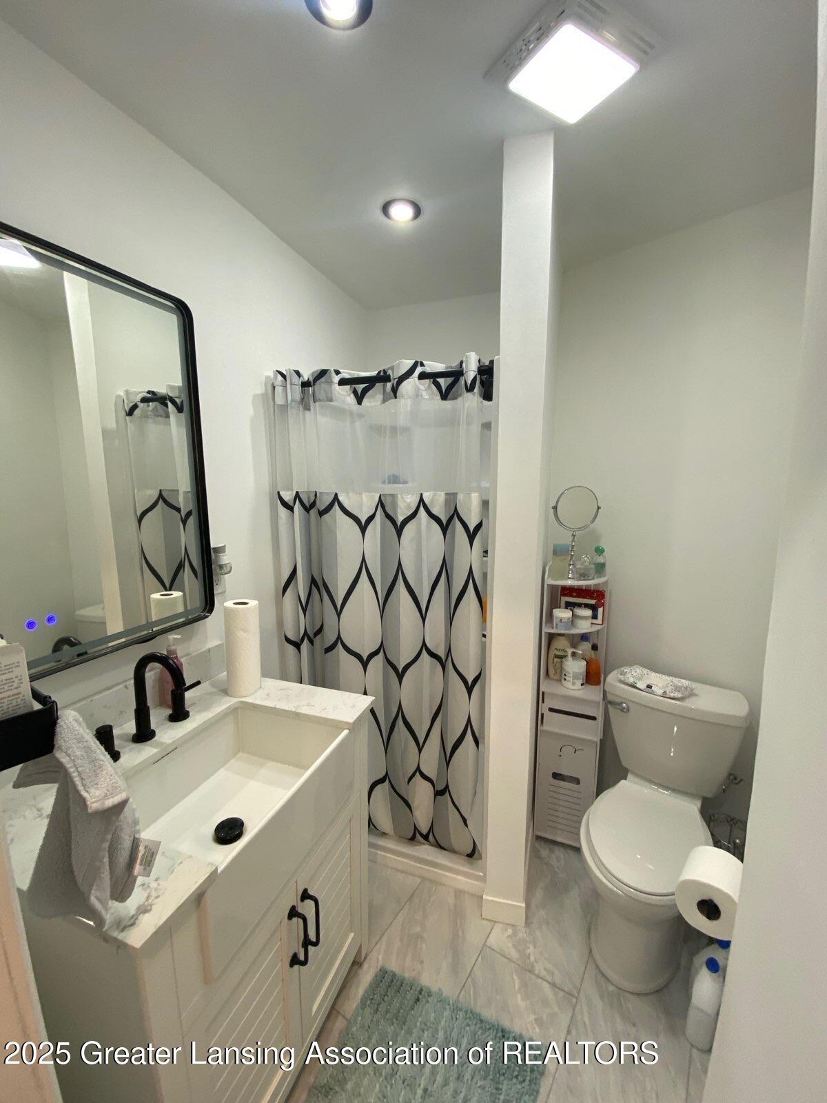 Eagle, Michigan, 48822, United States, 4 Bedrooms Bedrooms, ,4 BathroomsBathrooms,Residential,For Sale,1807523