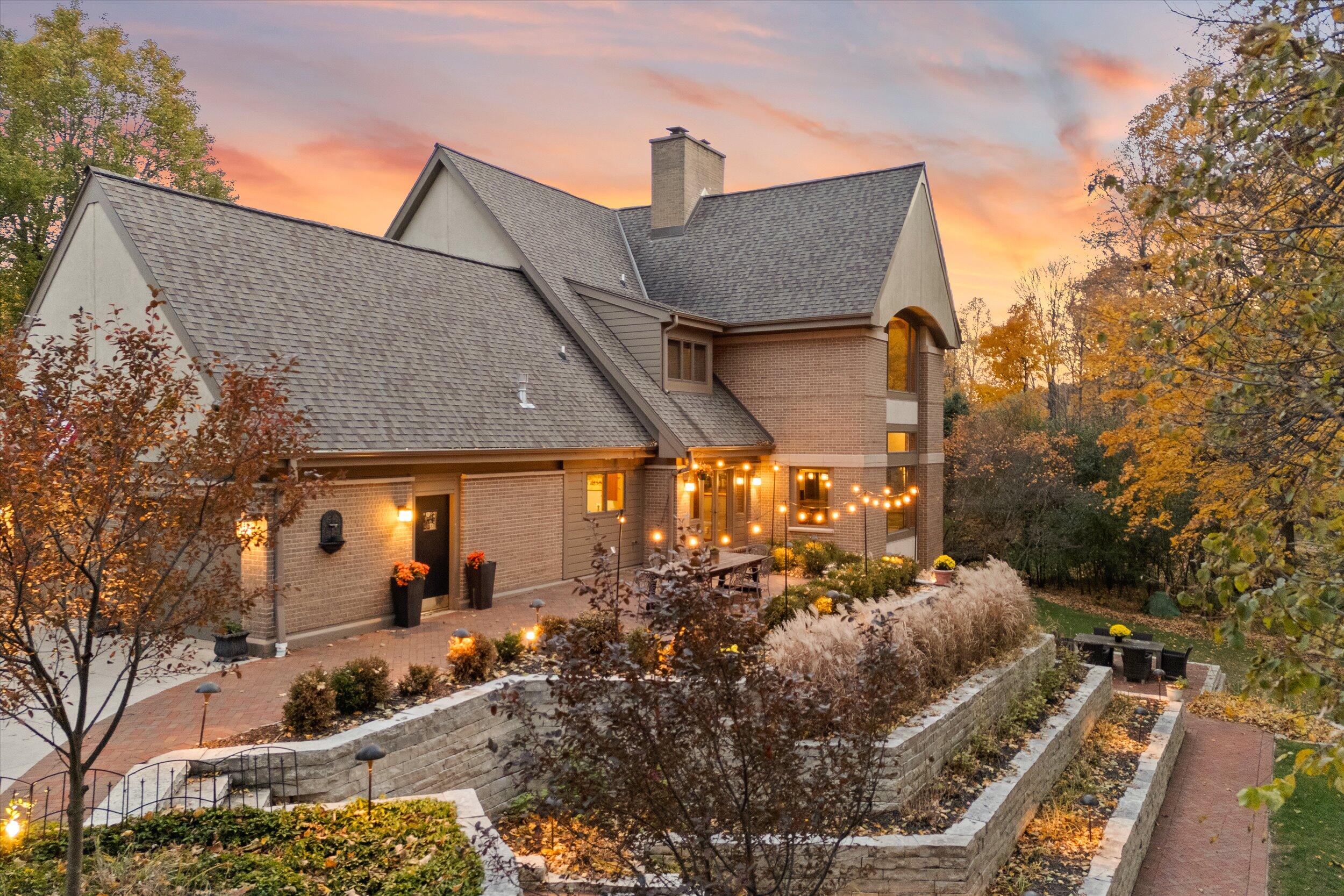 Grafton, Wisconsin, 53024, United States, 4 Bedrooms Bedrooms, ,6 BathroomsBathrooms,Residential,For Sale,1989565