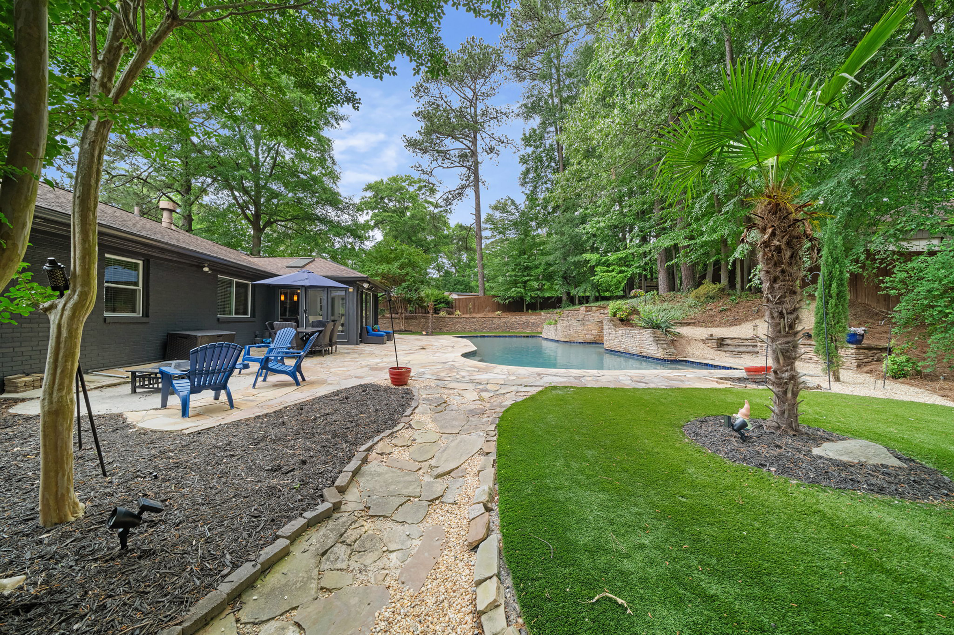  Pristine Morningside Mid-Century Modern with Resort-Inspired Backyard - 物件實景