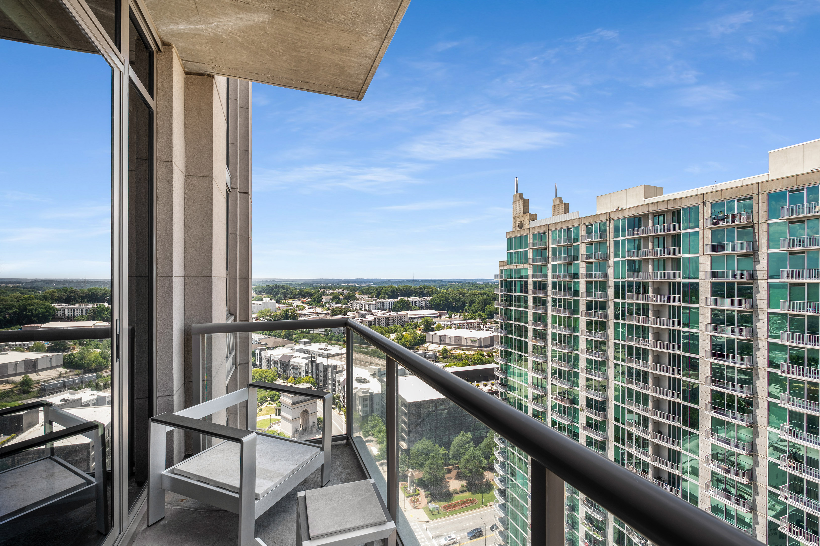  Luxurious Upgraded Three Bedroom Condo with Resort-style Amenities - 物件實景