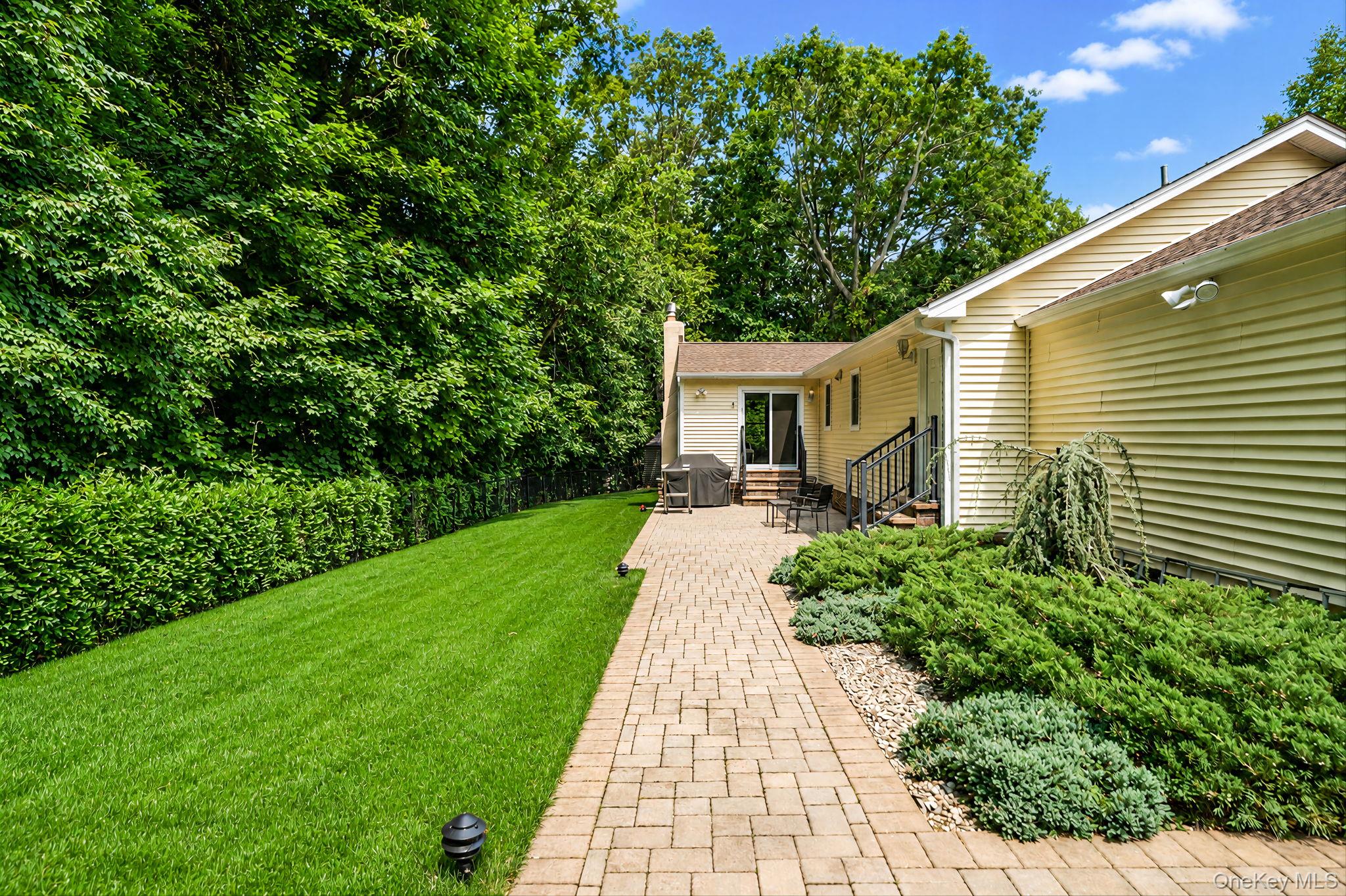  10 Williamsburg Drive, Northport, NY, 11768 - 物件實景