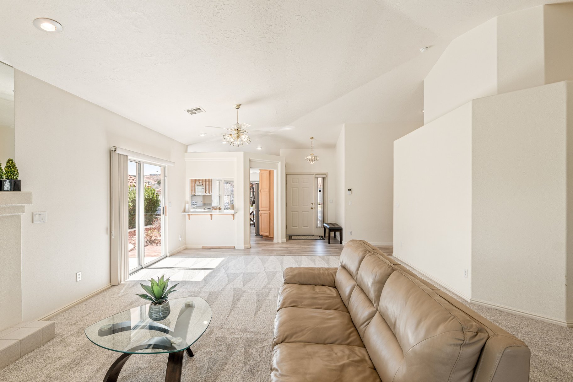  Low-Maintenance Living in a Prime Green Springs Location - 物件實景