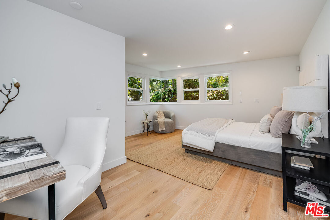 Beverly Hills, California, 90210, United States, 6 Bedrooms Bedrooms, ,6 BathroomsBathrooms,Residential,For Sale,1793530
