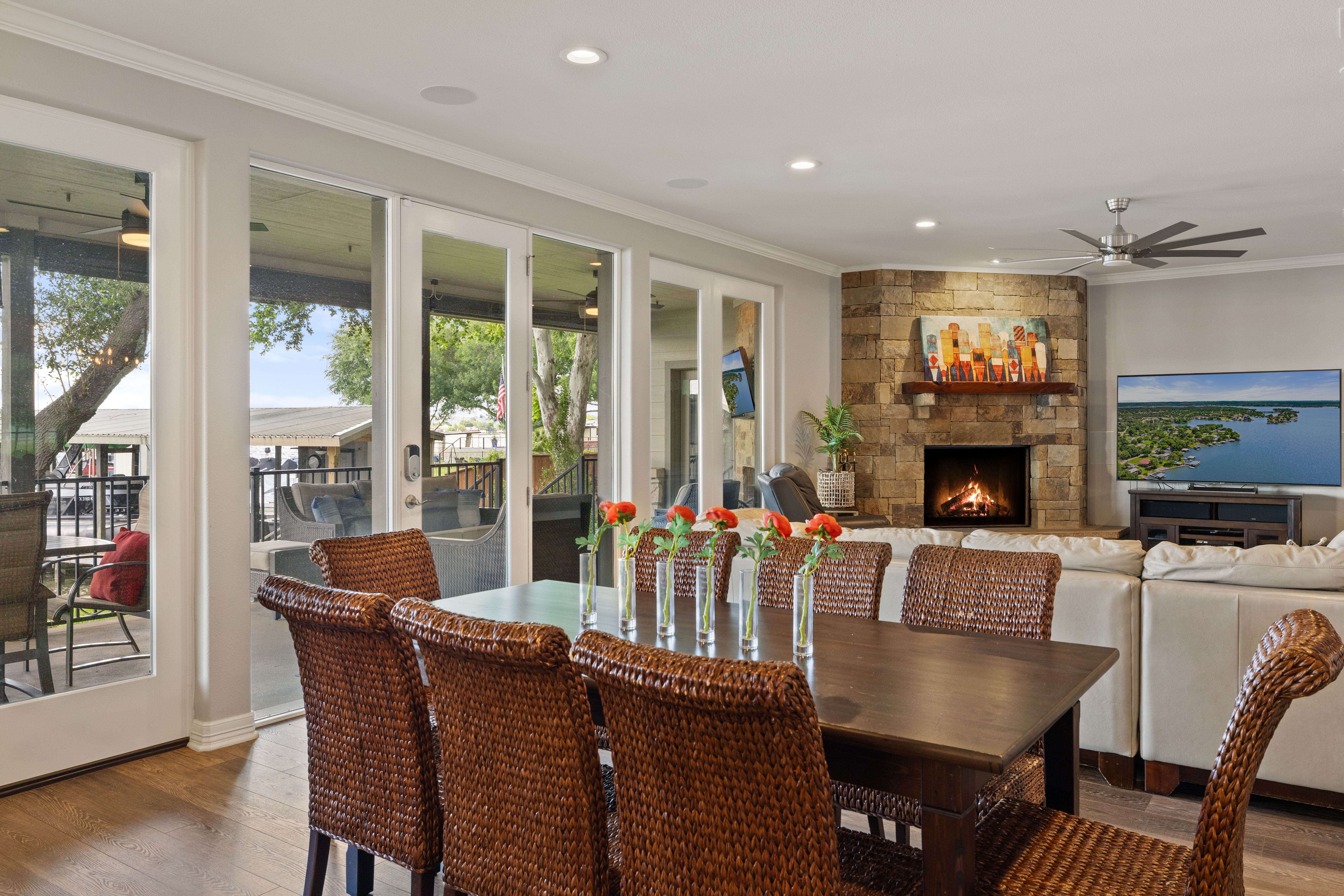  402 S. Shorewood Dr on Lake LBJ - 物件實景