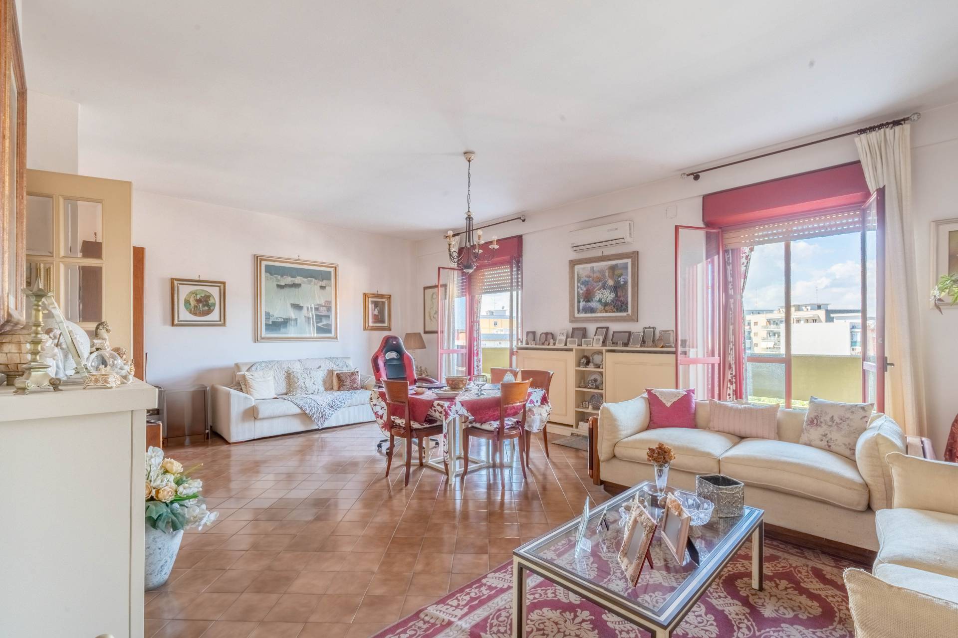 Via Tenente Gaetano Devitofrancesco, Bari, Bari, 70100, IT, 3 Bedrooms Bedrooms, ,2 BathroomsBathrooms,Residential,For Sale,Via Tenente Gaetano Devitofrancesco,1486305