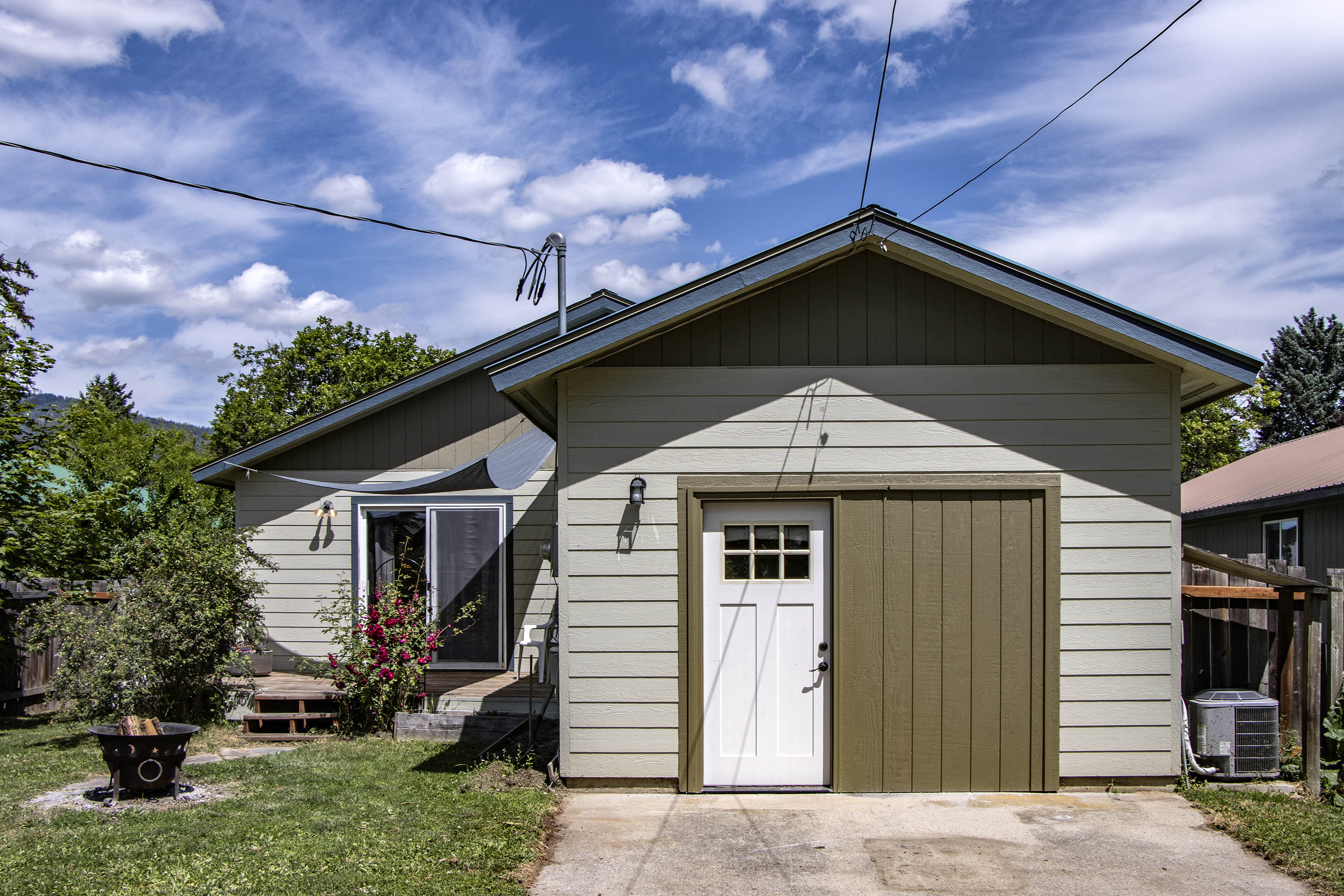 Sandpoint, Idaho, 83864, United States, 4 Bedrooms Bedrooms, ,2 BathroomsBathrooms,Residential,For Sale,1928648