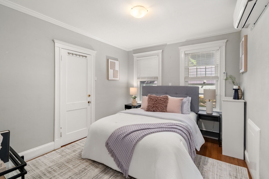Newton, Massachusetts, 02458, United States, 2 Bedrooms Bedrooms, ,2 BathroomsBathrooms,Residential,For Sale,1906436
