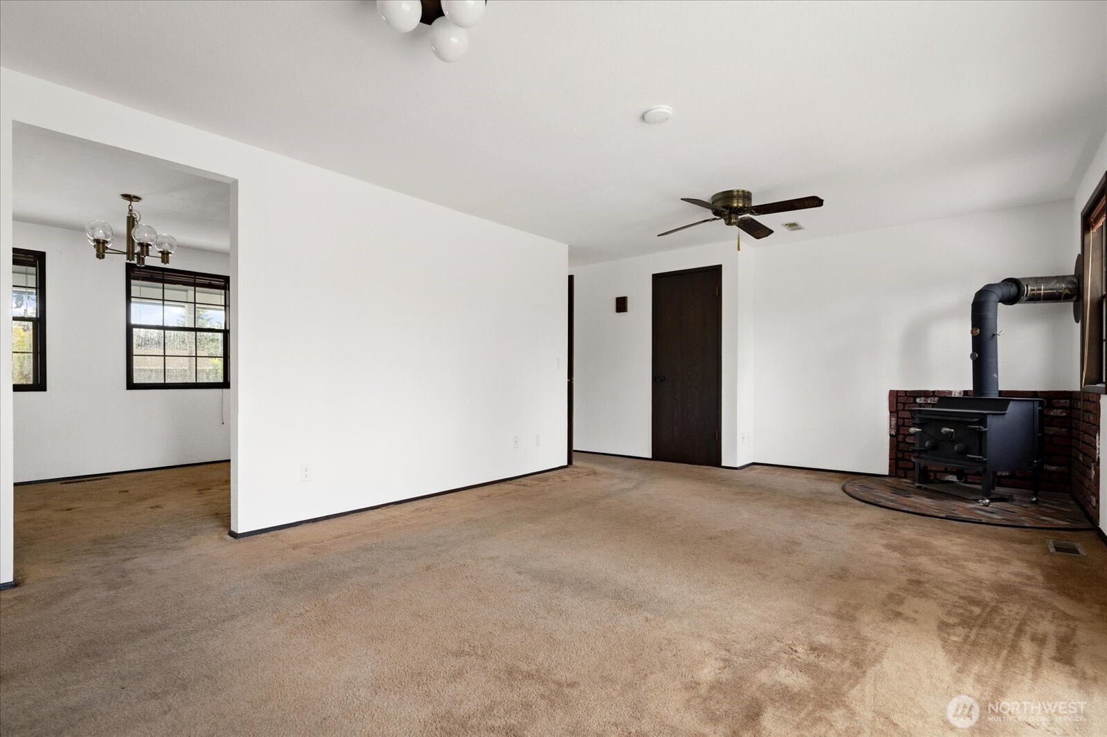 Oak Harbor, Washington, 98277, United States, 3 Bedrooms Bedrooms, ,3 BathroomsBathrooms,Residential,For Sale,1875904