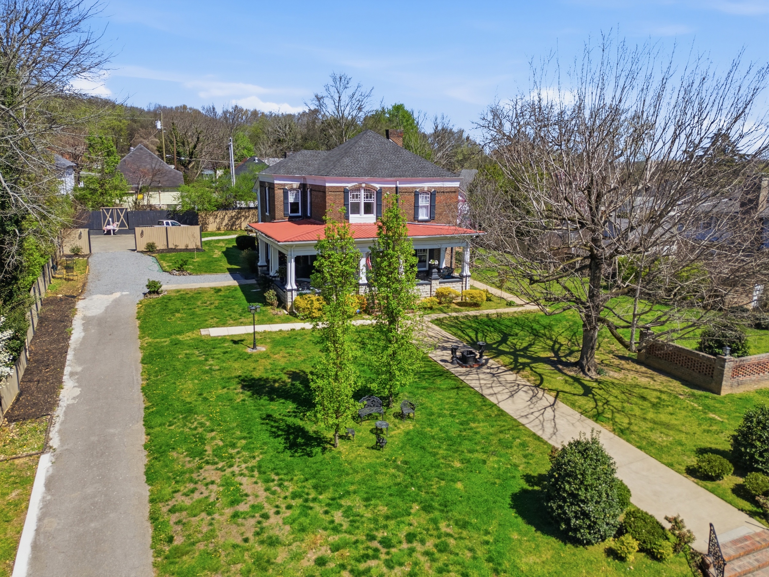  404 Washington Street East, Fayetteville, TN 37334 - 物件實景