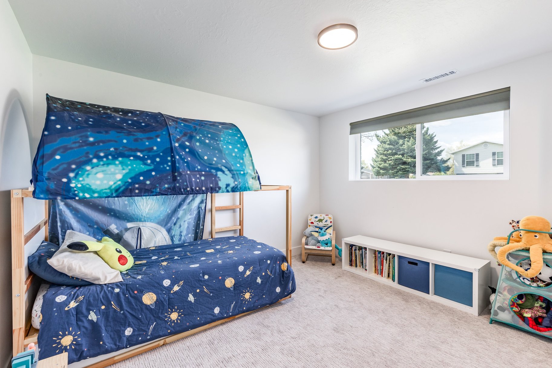  Timeless Split-Entry with Mountain Views - 物件實景