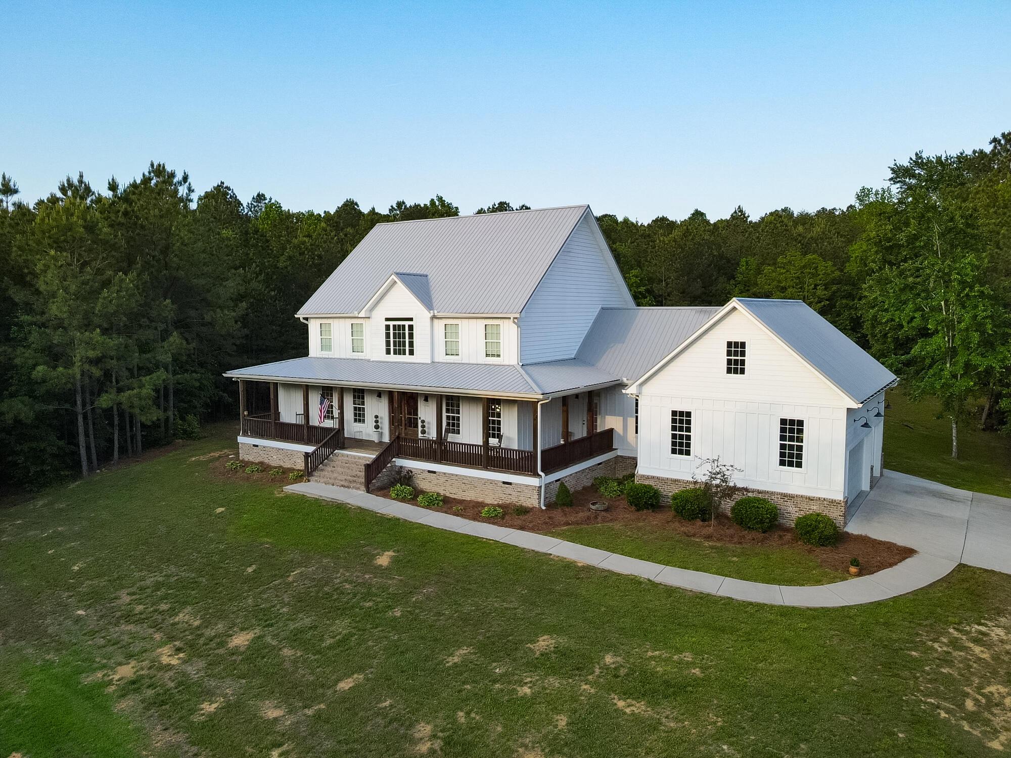 Chatsworth, Georgia, 30705, United States, 3 Bedrooms Bedrooms, ,4 BathroomsBathrooms,Residential,For Sale,1846630
