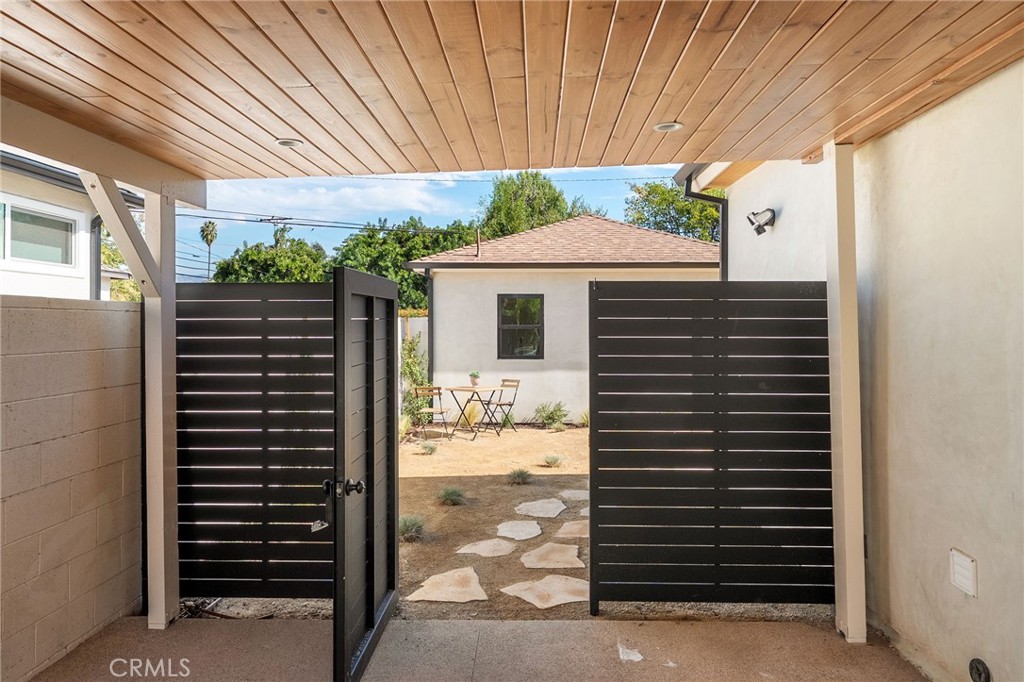 Valley Village, California, 91607, United States, 3 Bedrooms Bedrooms, ,3 BathroomsBathrooms,Residential,For Sale,2002294