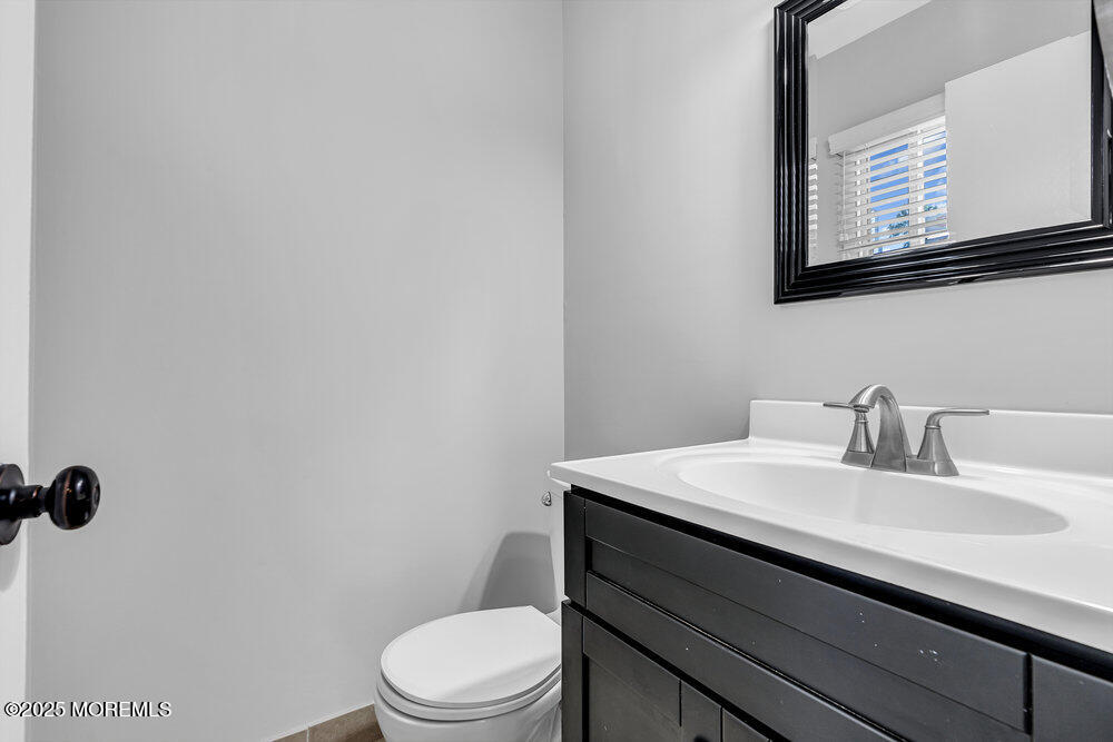 Tinton Falls, New Jersey, 07724, United States, 3 Bedrooms Bedrooms, ,3 BathroomsBathrooms,Residential,For Sale,1923541