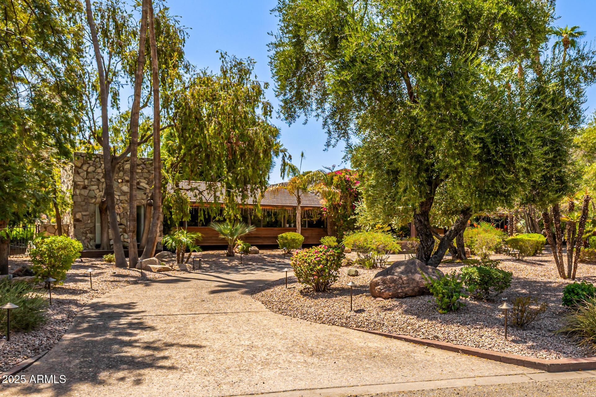 Paradise Valley, Arizona, 85253, United States, 4 Bedrooms Bedrooms, ,8 BathroomsBathrooms,Residential,For Sale,1914345