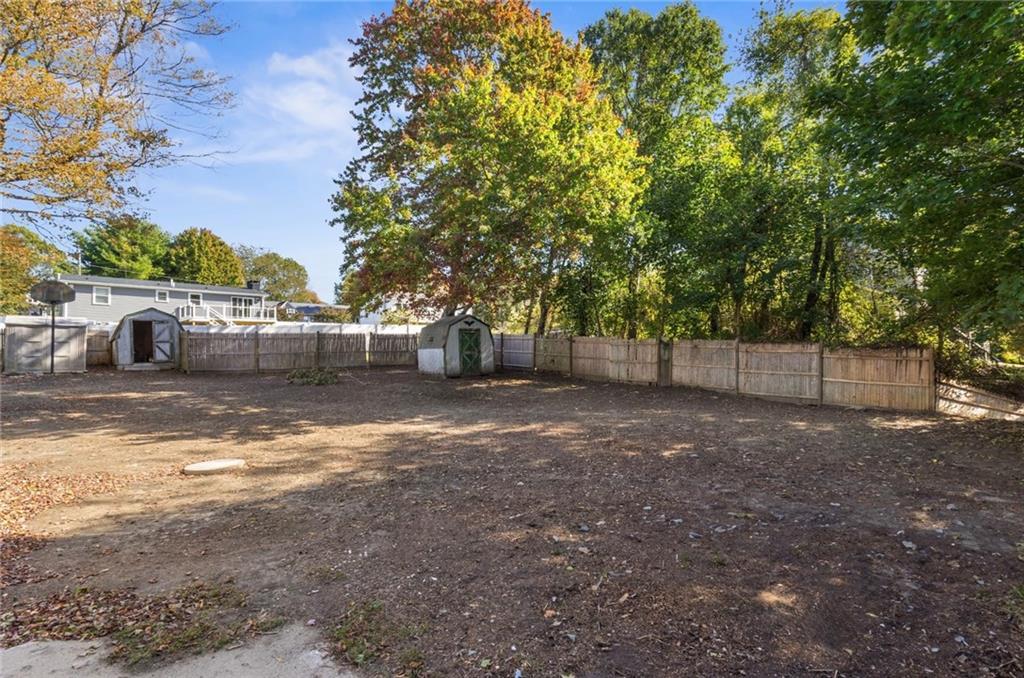 Jamestown, Rhode Island, 02835, United States, 3 Bedrooms Bedrooms, ,1 BathroomBathrooms,Residential,For Sale,2044275