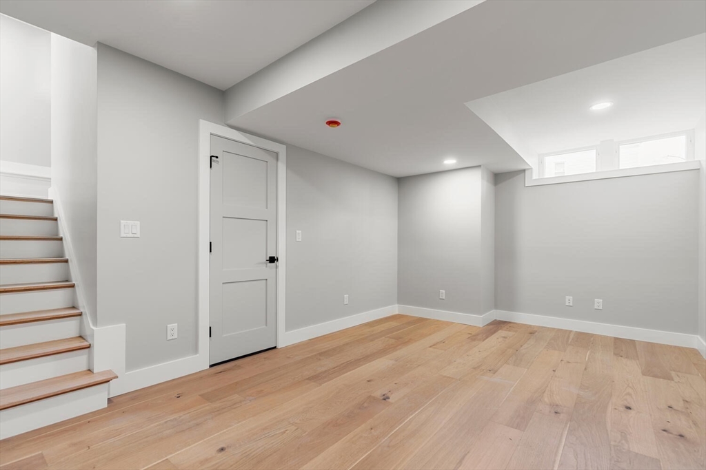 Waltham, Massachusetts, 02453, United States, 8 Bedrooms Bedrooms, ,8 BathroomsBathrooms,Residential,For Sale,1912602