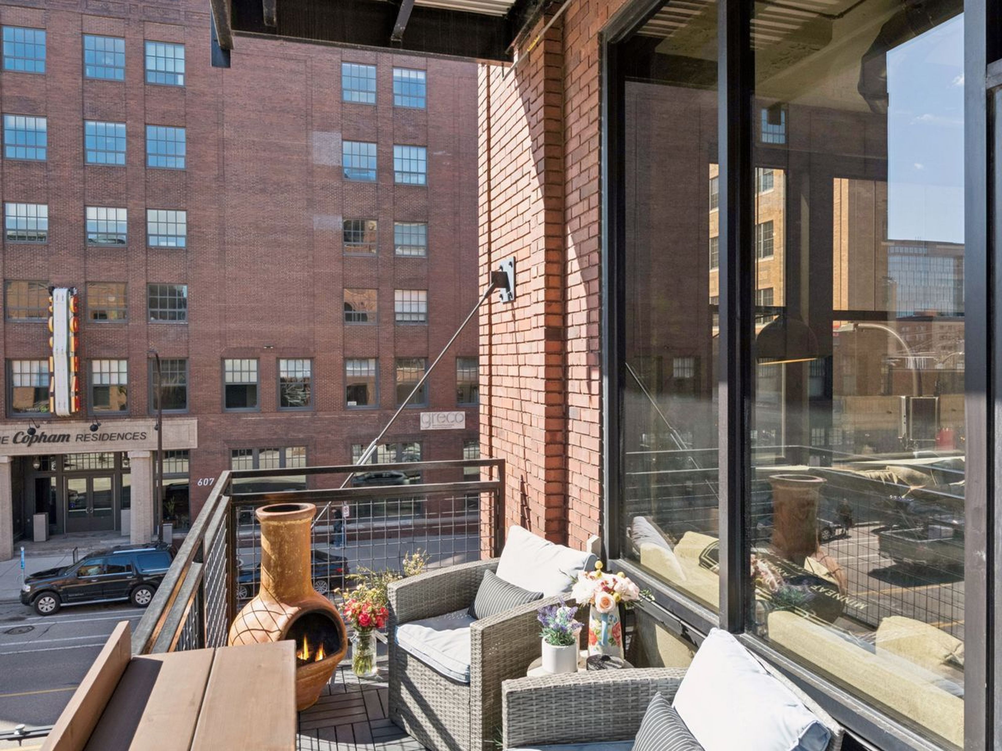  Iconic Corner Loft in Coveted North Loop - 物件實景