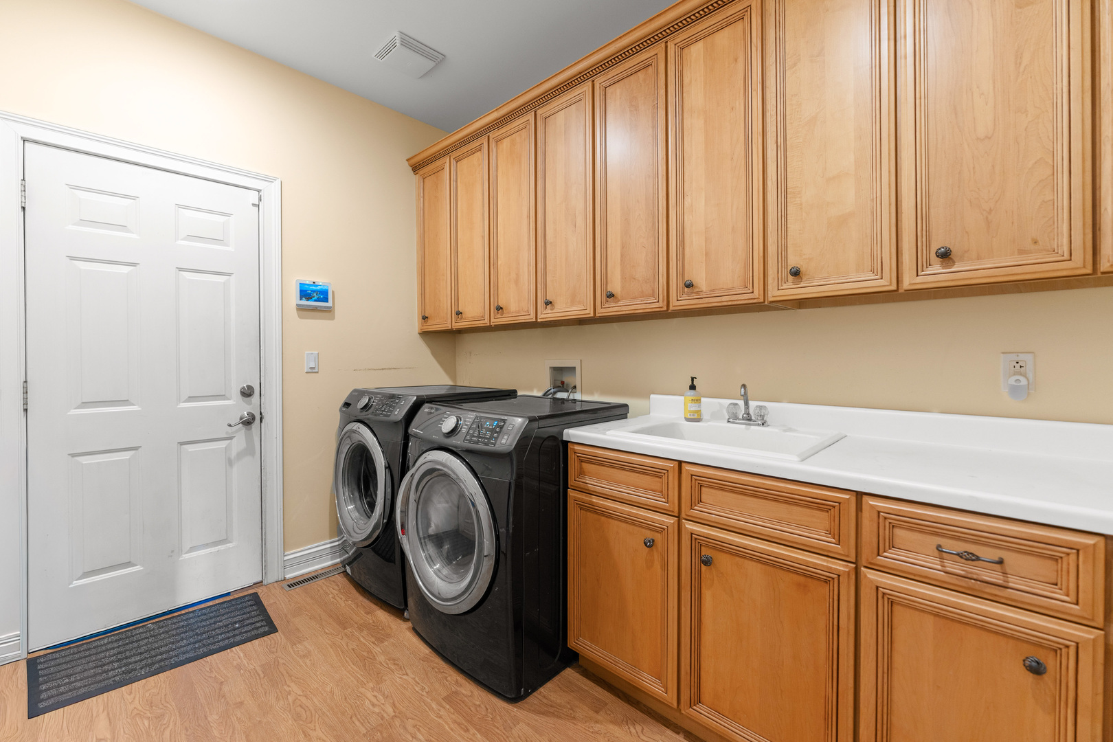 Sheridan, Illinois, 60551, United States, 3 Bedrooms Bedrooms, ,2 BathroomsBathrooms,Residential,For Sale,1994761