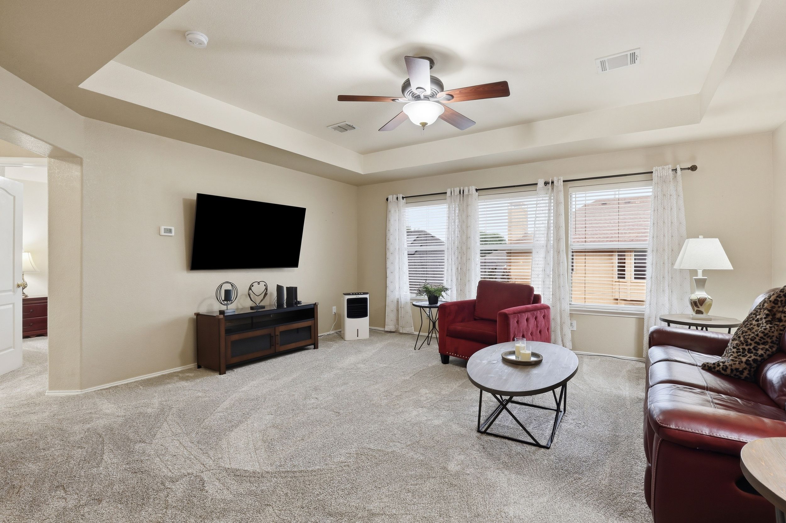  Thoughtful updates, spacious layout, priced to sell - 物件實景