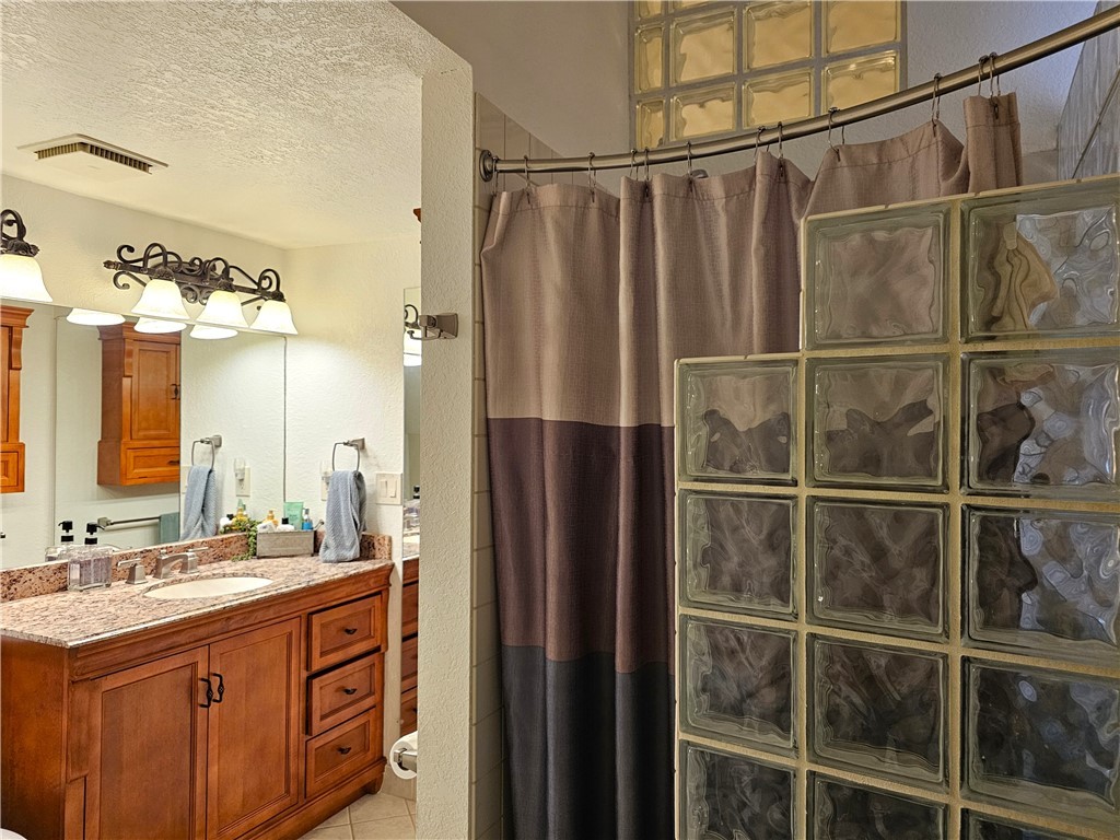 Lake Havasu, Arizona, 86403, United States, 2 Bedrooms Bedrooms, ,2 BathroomsBathrooms,Residential,For Sale,2002226