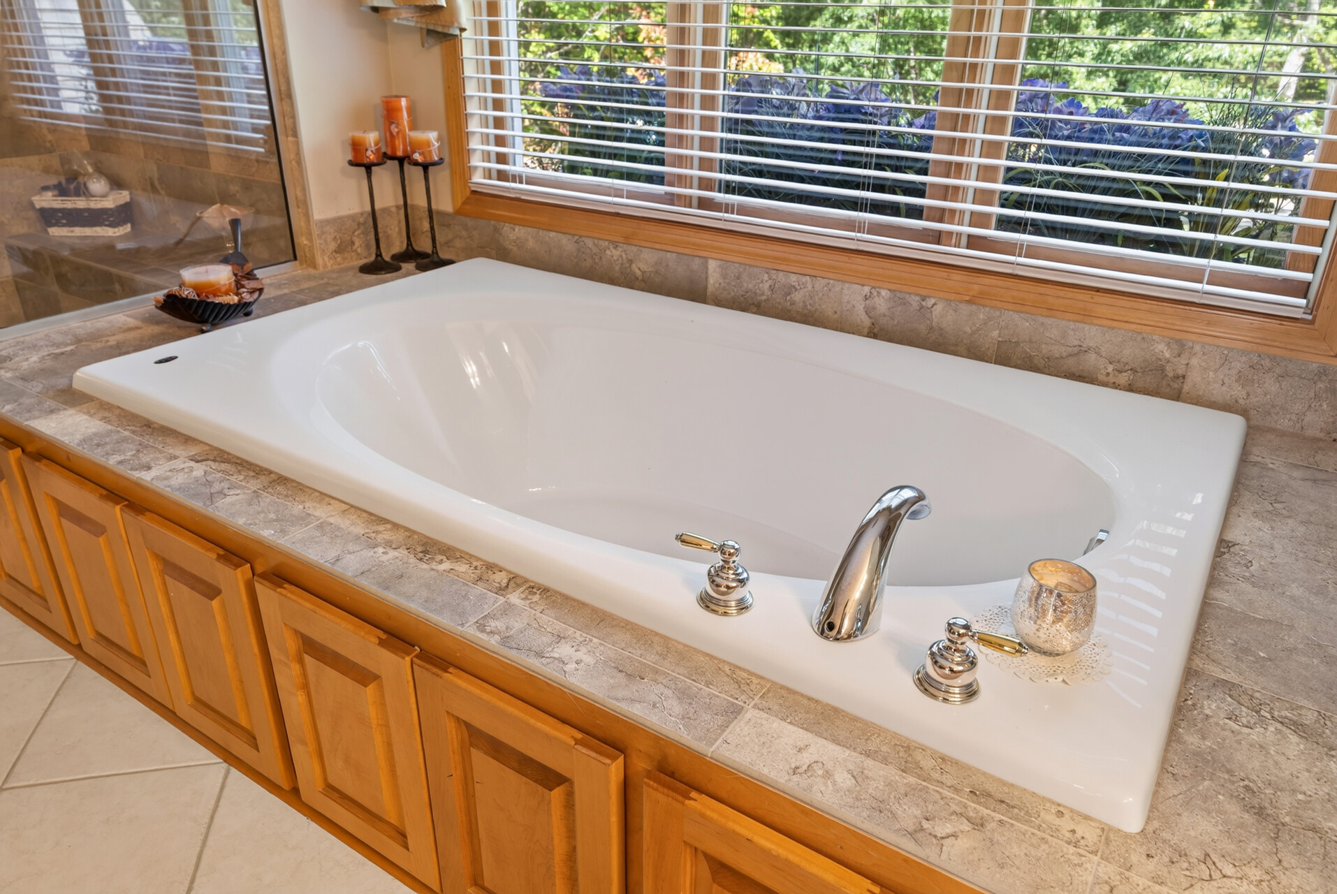  Elegant Fox Ridge Retreat with Exceptional Entertaining Spaces - 物件實景