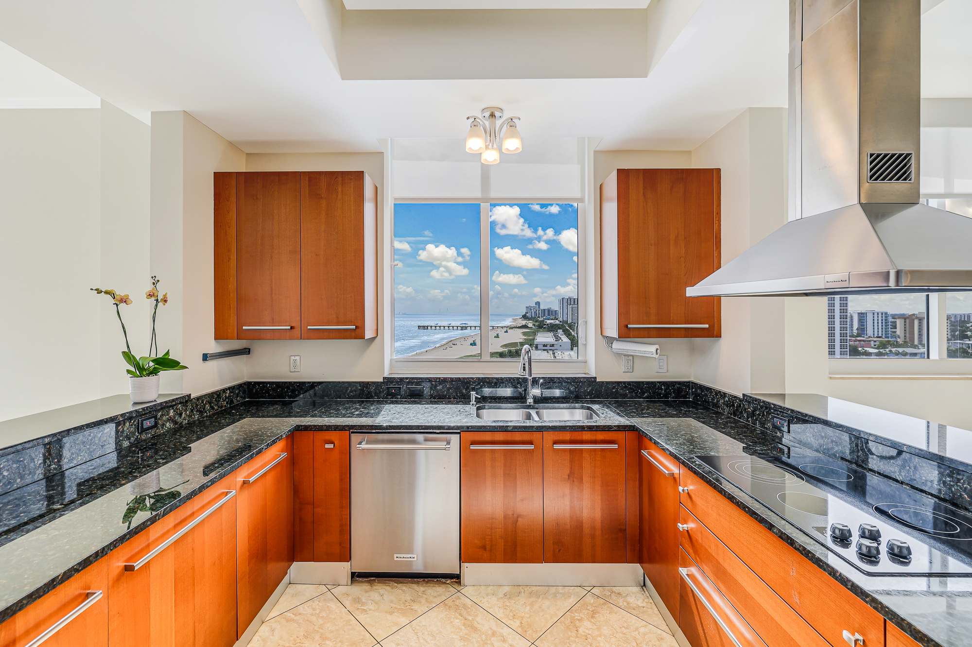  704 N Ocean Blvd, Pompano Beach, FL, 33062 - 物件實景