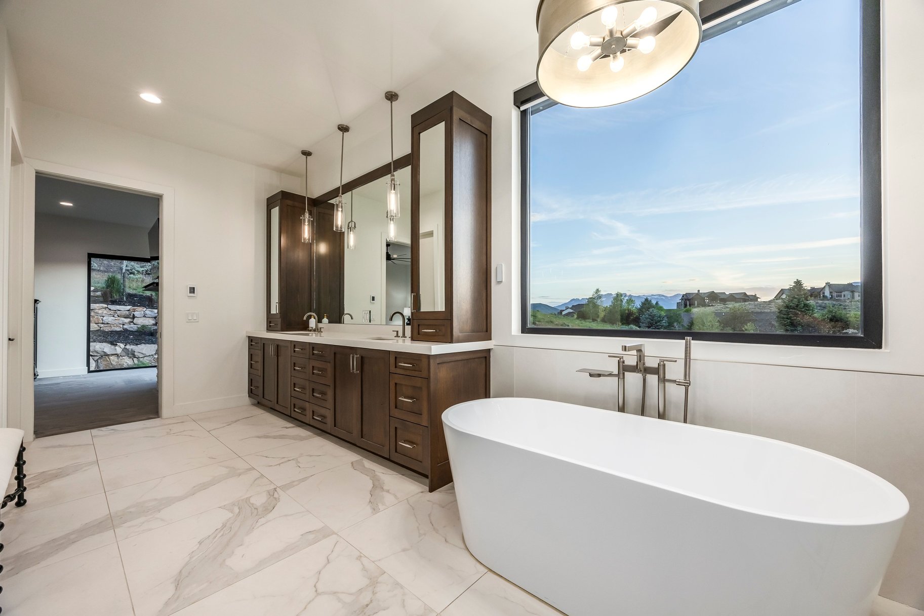  Nearly New Luxury Home with ADU, Views & Chef