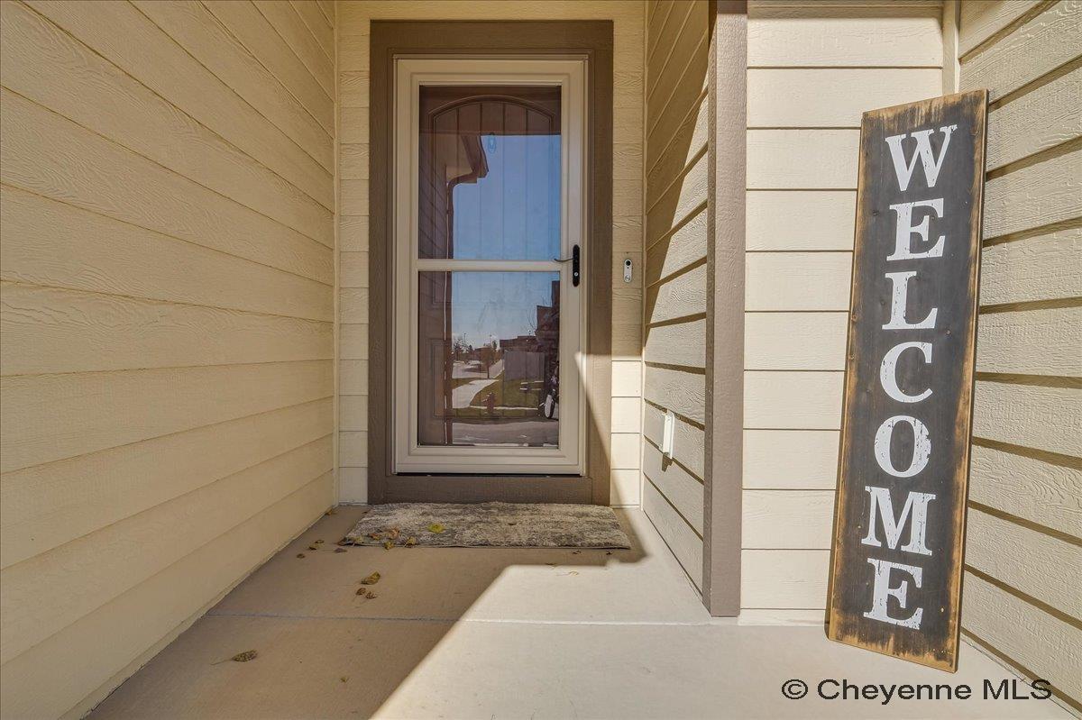 Cheyenne, Wyoming, 82009, United States, 5 Bedrooms Bedrooms, ,3 BathroomsBathrooms,Residential,For Sale,1989726