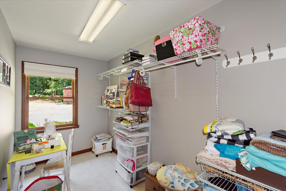 Five Points, Tennessee, 38457, United States, 4 Bedrooms Bedrooms, ,4 BathroomsBathrooms,Residential,For Sale,1902817