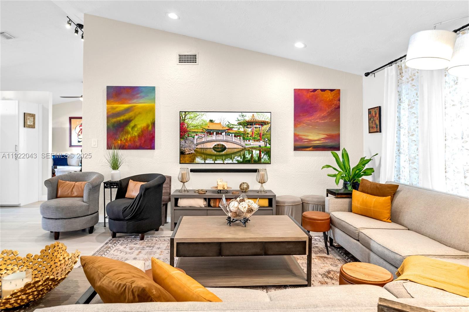 Miami Lakes, Florida, 33016, United States, 3 Bedrooms Bedrooms, ,3 BathroomsBathrooms,Residential,For Sale,2002198