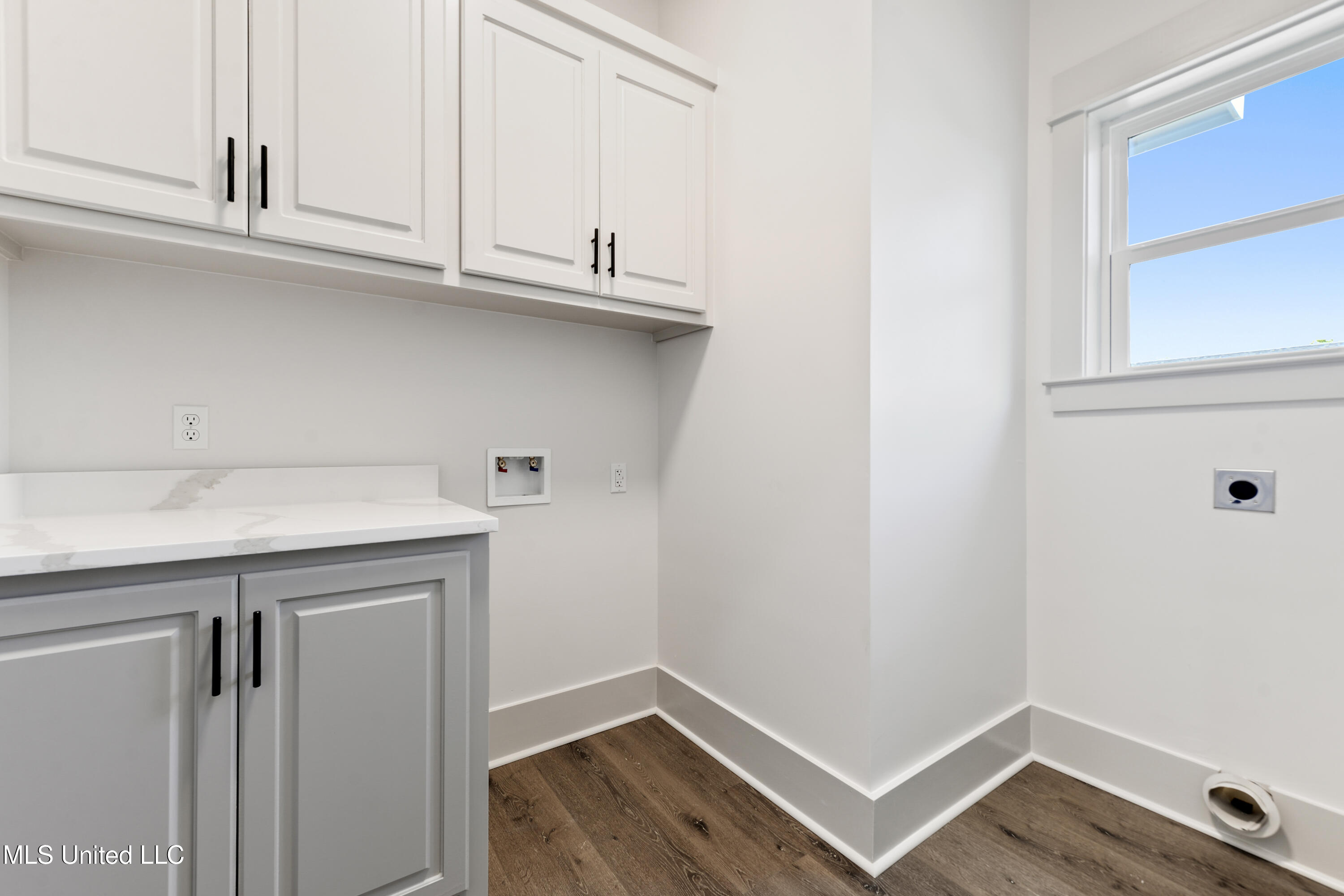 Pass Christian, Mississippi, 39571, United States, 4 Bedrooms Bedrooms, ,3 BathroomsBathrooms,Residential,For Sale,1966629