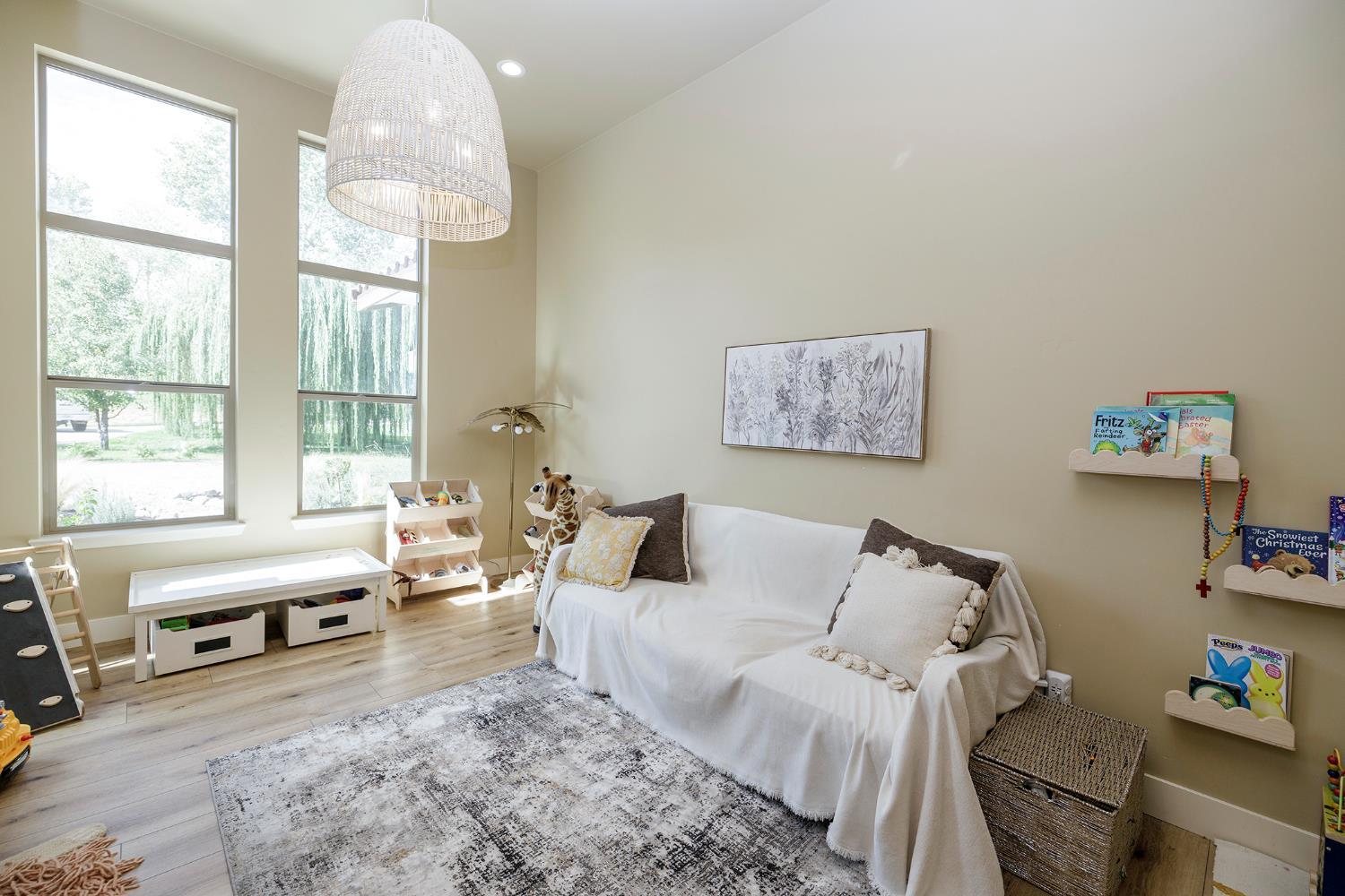 Modesto, California, 95357, United States, 4 Bedrooms Bedrooms, ,4 BathroomsBathrooms,Residential,For Sale,1976586