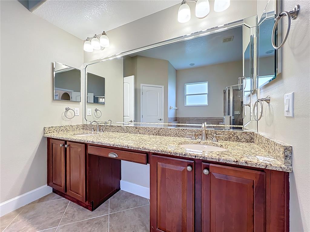 Orlando, Florida, 32829, United States, 4 Bedrooms Bedrooms, ,4 BathroomsBathrooms,Residential,For Sale,1913798