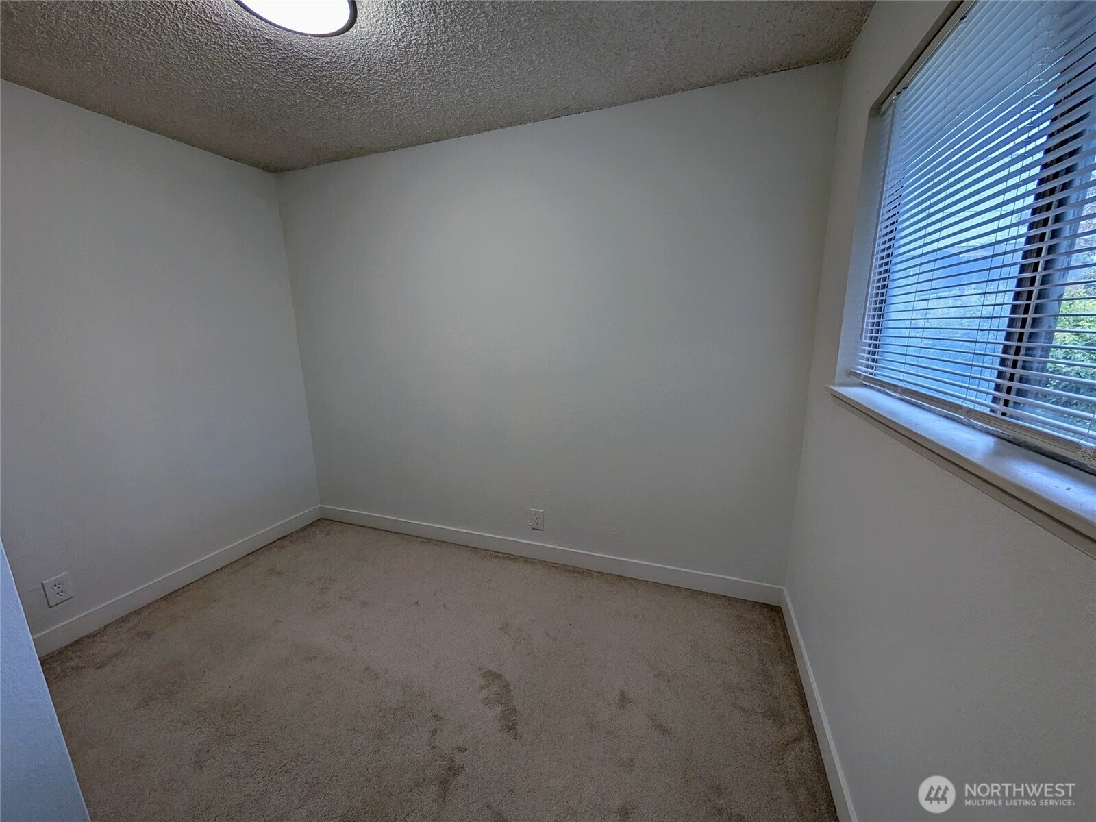 Seattle, Washington, 98133, United States, 3 Bedrooms Bedrooms, ,2 BathroomsBathrooms,Residential,For Sale,1975862