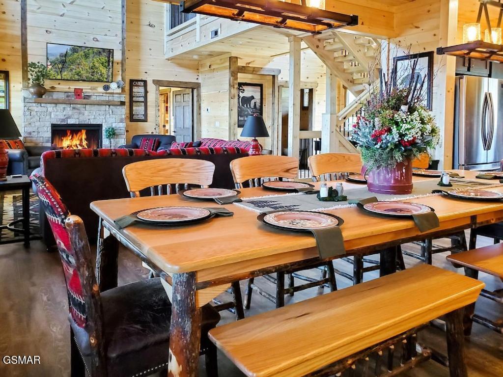 Gatlinburg, Tennessee, 37738, United States, 4 Bedrooms Bedrooms, ,6 BathroomsBathrooms,Residential,For Sale,1976574