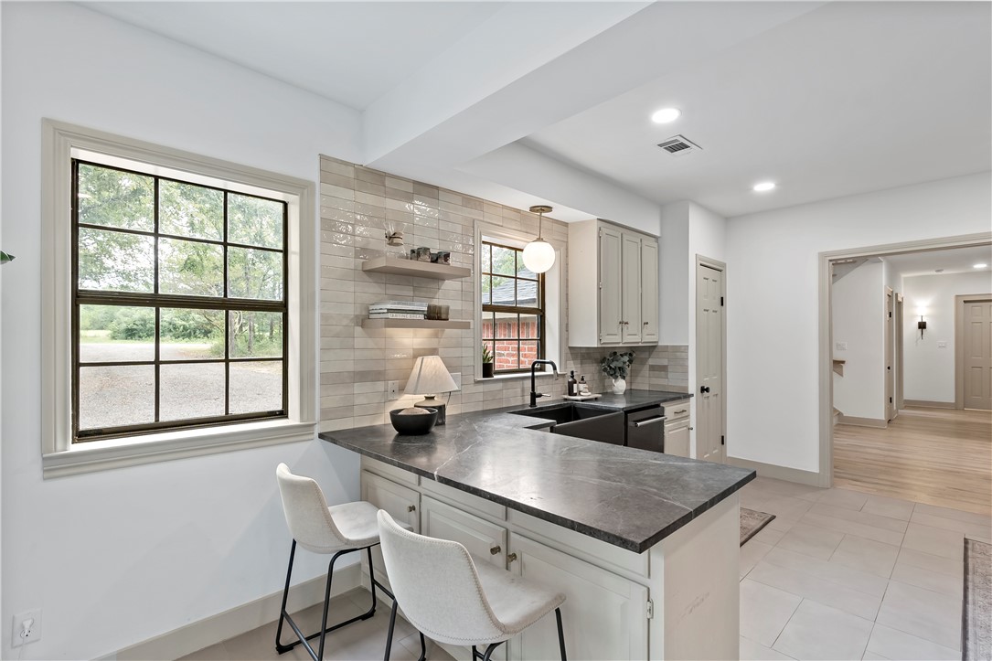 College Station, Texas, 77845, United States, 4 Bedrooms Bedrooms, ,5 BathroomsBathrooms,Residential,For Sale,1932091