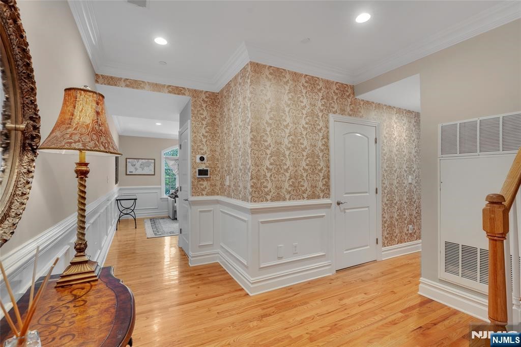 Morristown Town, New Jersey, 07960, United States, 2 Bedrooms Bedrooms, ,3 BathroomsBathrooms,Residential,For Sale,1787581