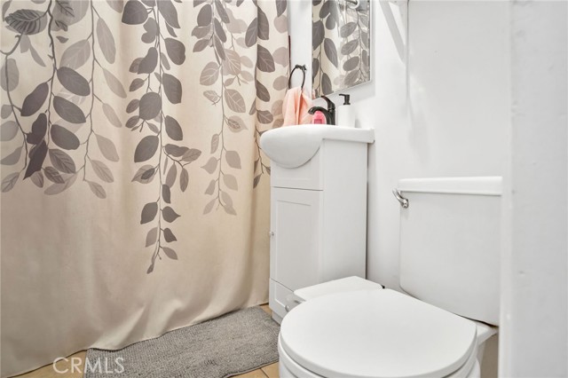 Los Angeles, California, 90023, United States, 3 Bedrooms Bedrooms, ,Residential,For Sale,1879139
