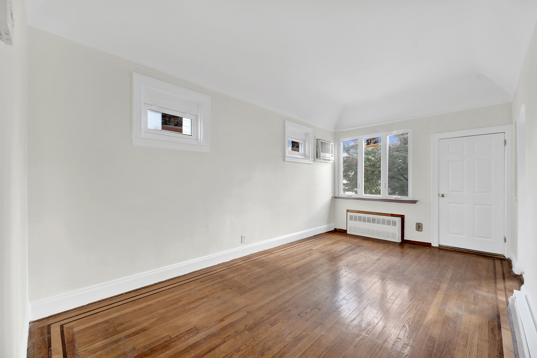 Brooklyn, New York, 11234, United States, 3 Bedrooms Bedrooms, ,2 BathroomsBathrooms,Residential,For Sale,1974509