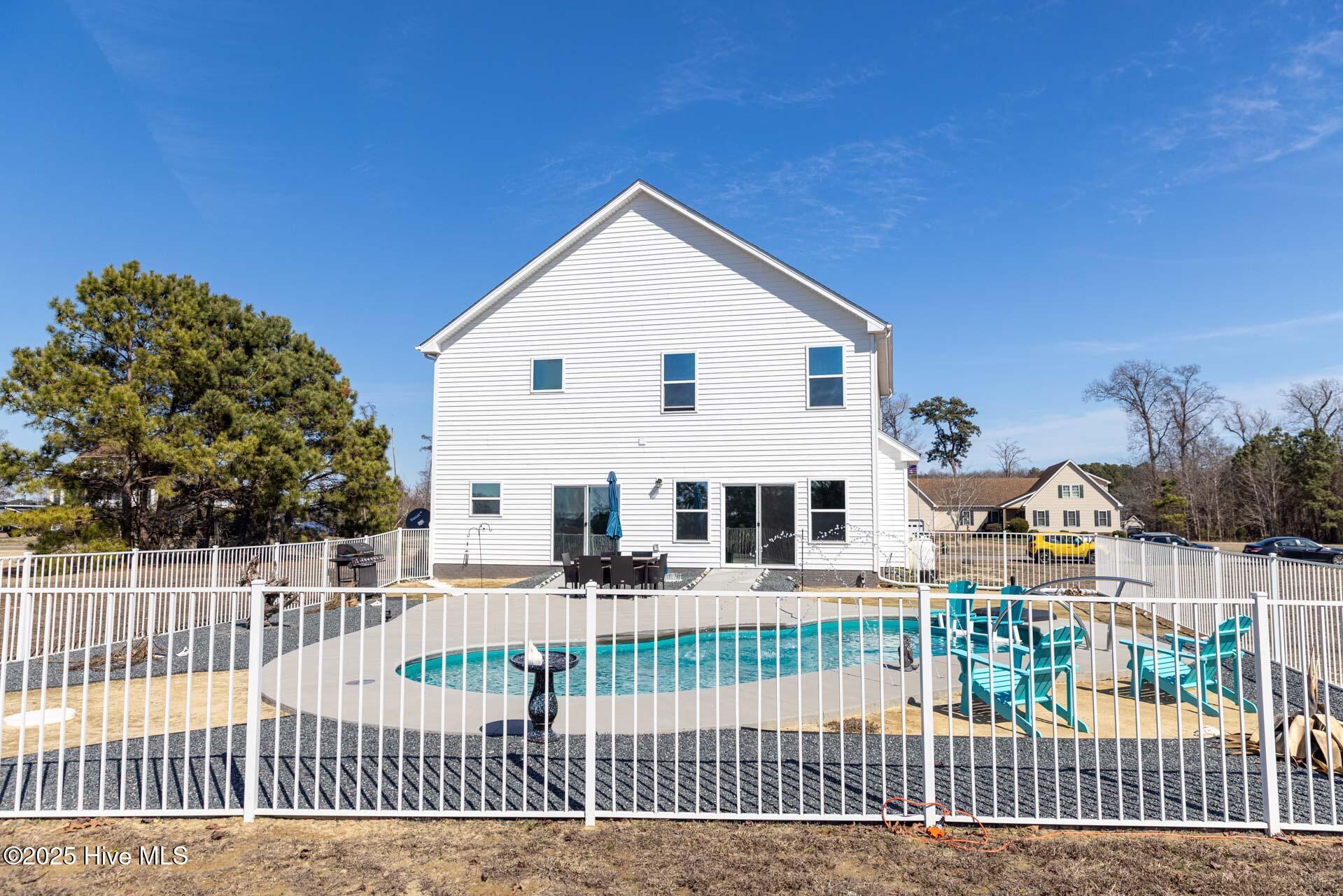 Elizabeth City, North Carolina, 27909, United States, 4 Bedrooms Bedrooms, ,3 BathroomsBathrooms,Residential,For Sale,1729027