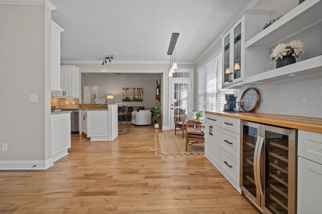 Eatonton, Georgia, 31024, United States, 3 Bedrooms Bedrooms, ,4 BathroomsBathrooms,Residential,For Sale,1885439