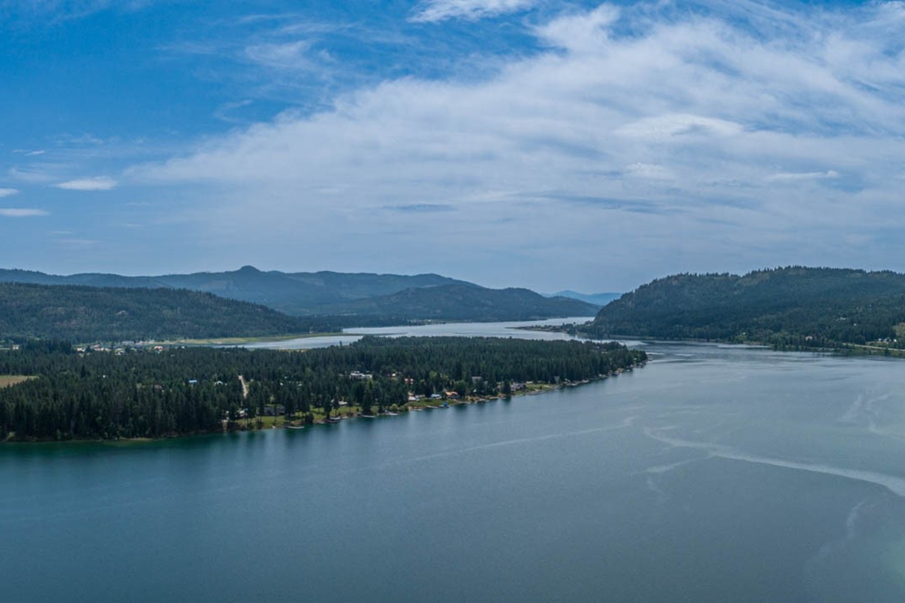  Renovated Waterfront Retreat with Private Dock & Guest Barn - 物件實景