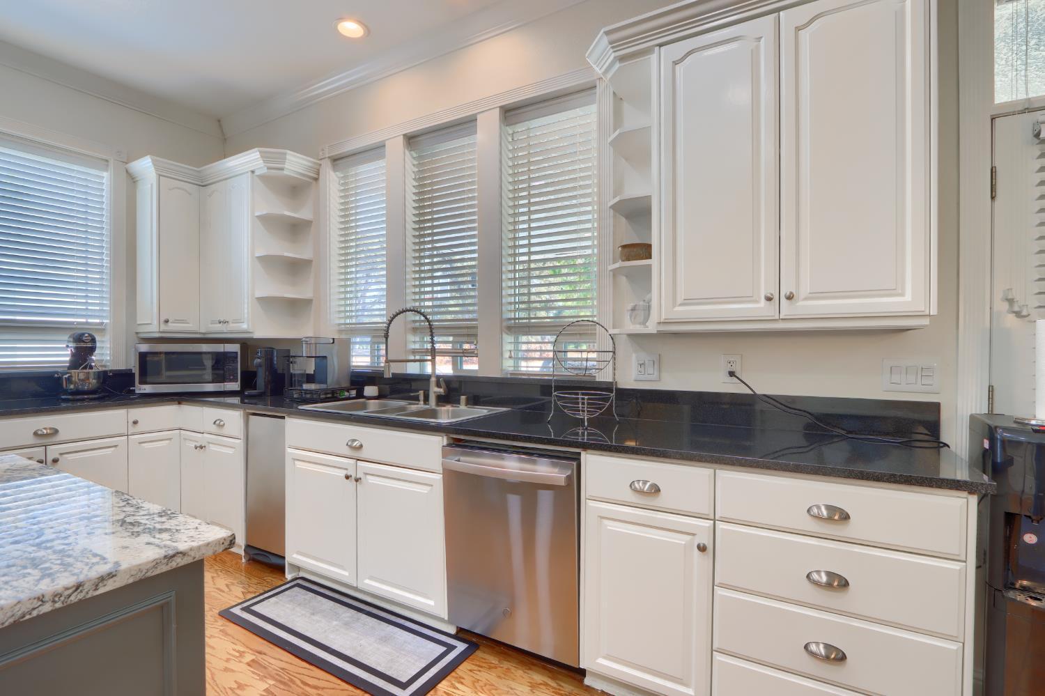 Ahwahnee, California, 93601, United States, 5 Bedrooms Bedrooms, ,4 BathroomsBathrooms,Residential,For Sale,1976799