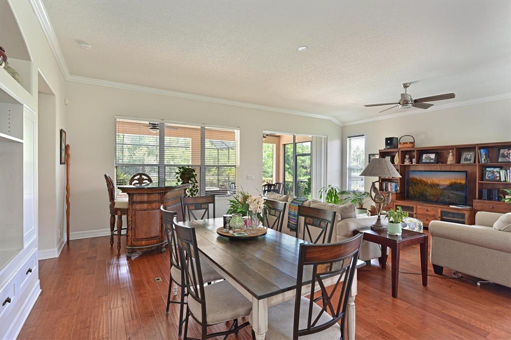 Bradenton, Florida, 34212, United States, 3 Bedrooms Bedrooms, ,2 BathroomsBathrooms,Residential,For Sale,1906883