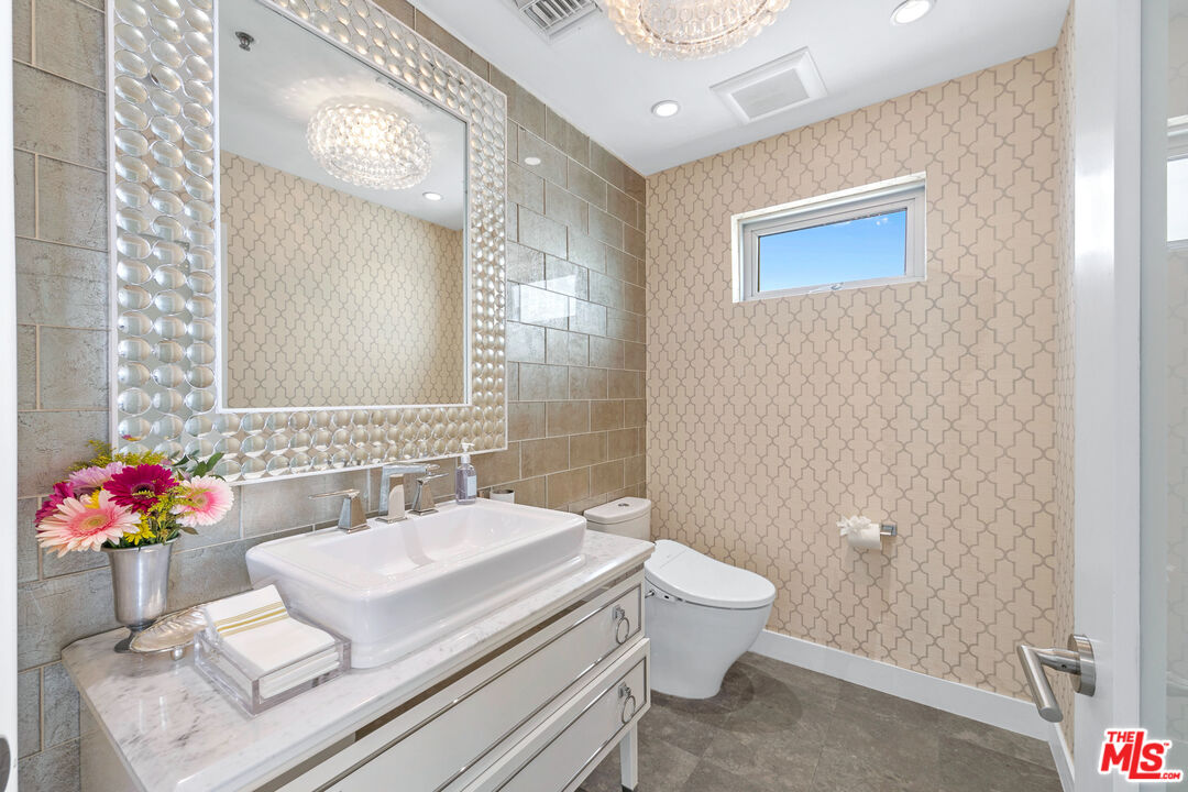 Malibu, California, 90265, United States, 3 Bedrooms Bedrooms, ,4 BathroomsBathrooms,Residential,For Sale,1722107