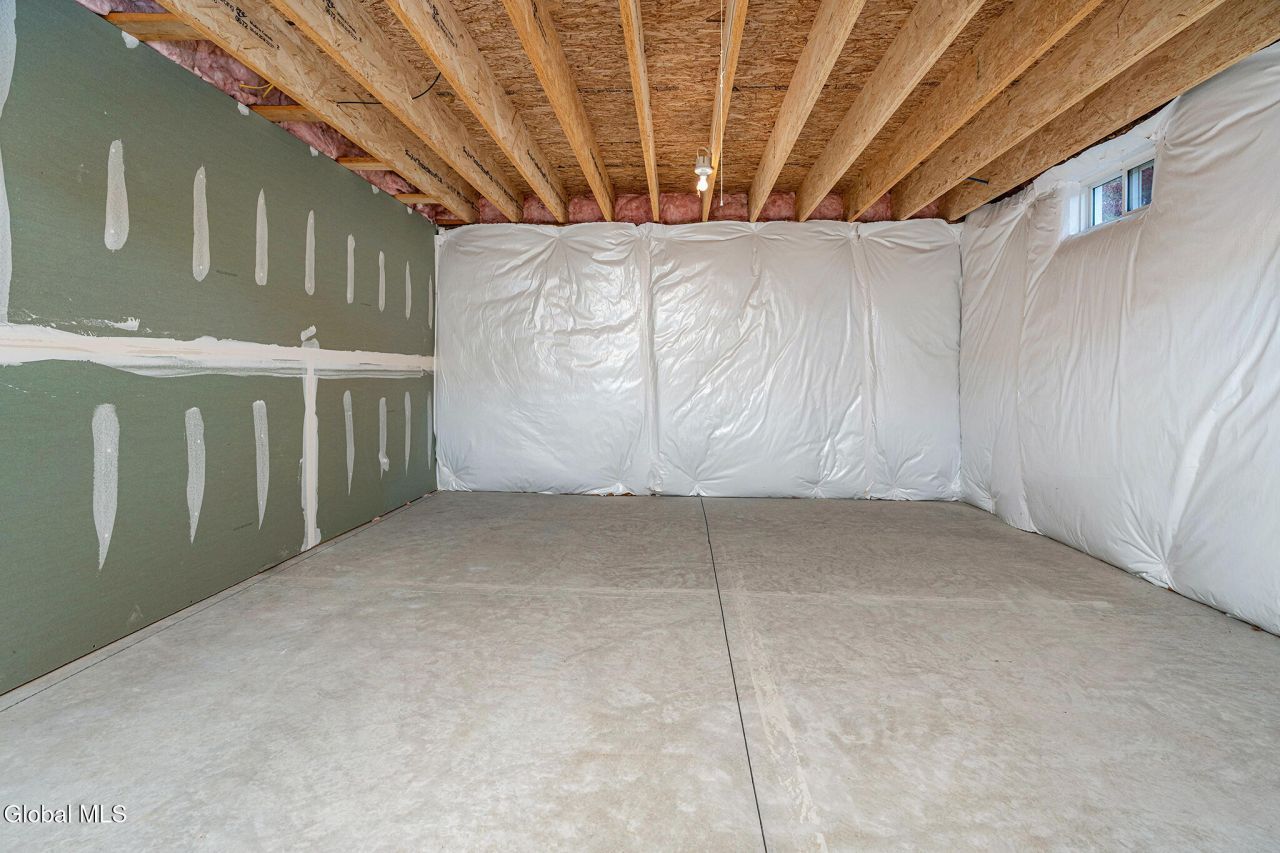 Halfmoon, New York, 12065, United States, 4 Bedrooms Bedrooms, ,3 BathroomsBathrooms,Residential,For Sale,1987891