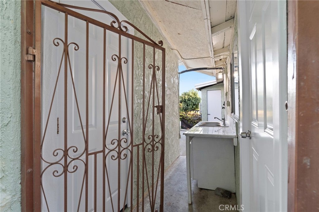 Los Angeles, California, 90063, United States, 3 Bedrooms Bedrooms, ,3 BathroomsBathrooms,Residential,For Sale,1938120