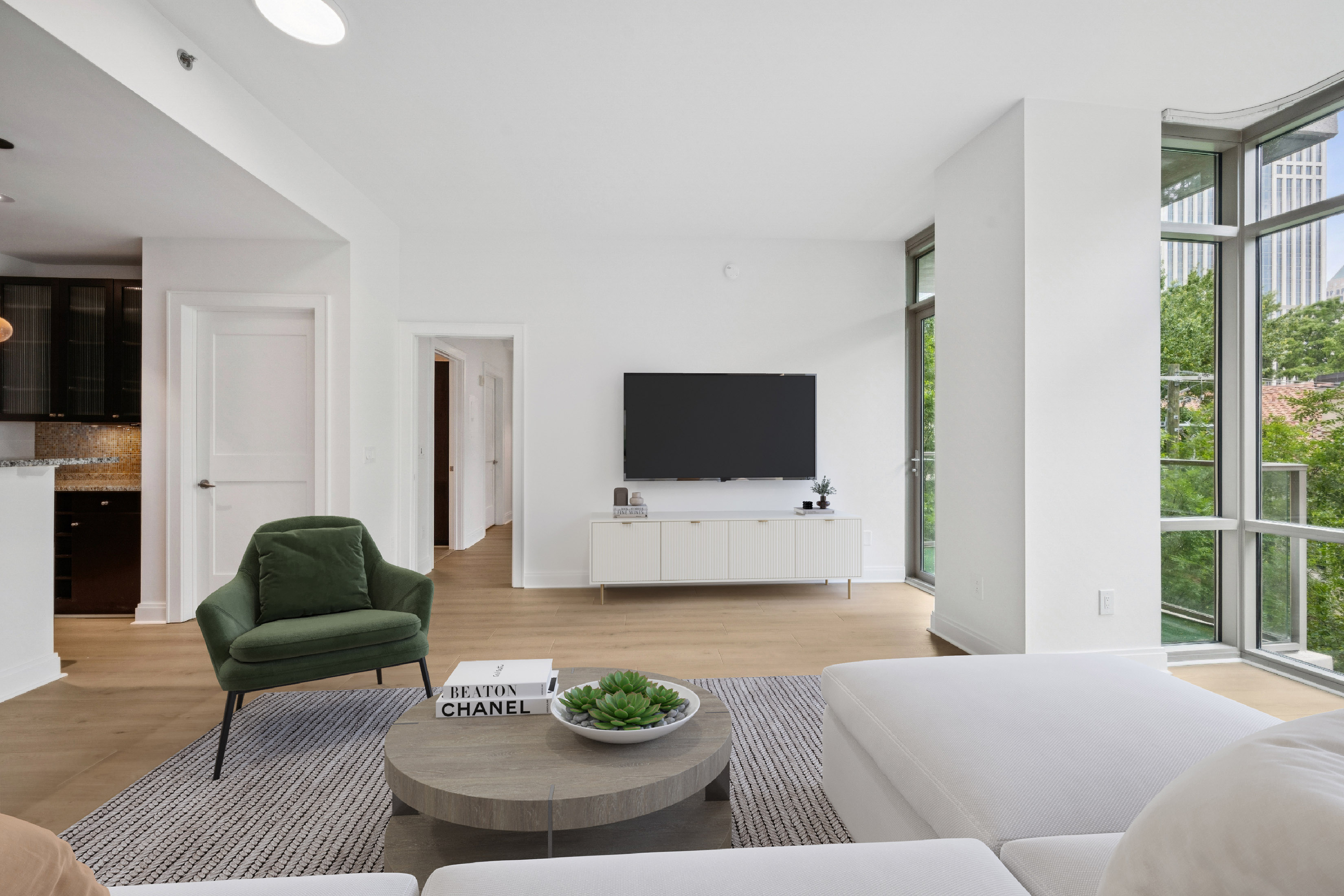  Large One Bedroom Condo in Fantastic Midtown Location - 物件實景