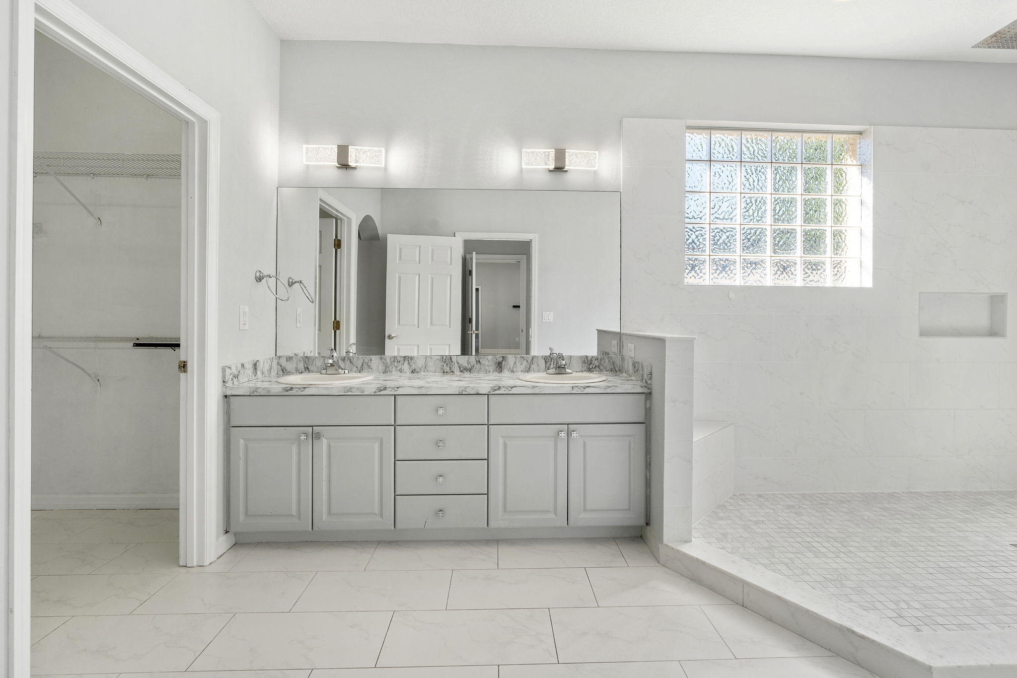 Largo, Florida, 33771, United States, 5 Bedrooms Bedrooms, ,3 BathroomsBathrooms,Residential,For Sale,1980944