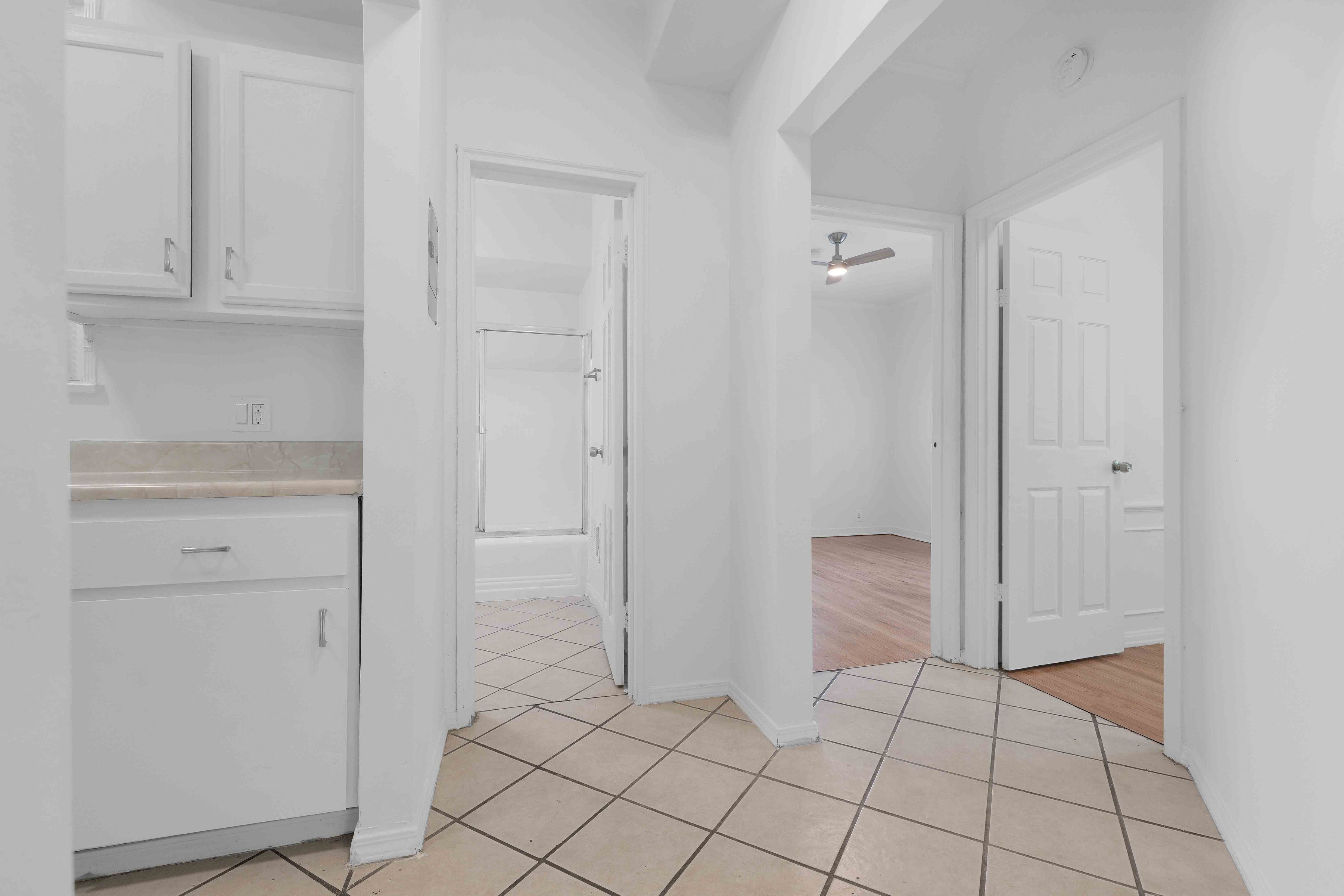 2442 W 18th St - 物件實景